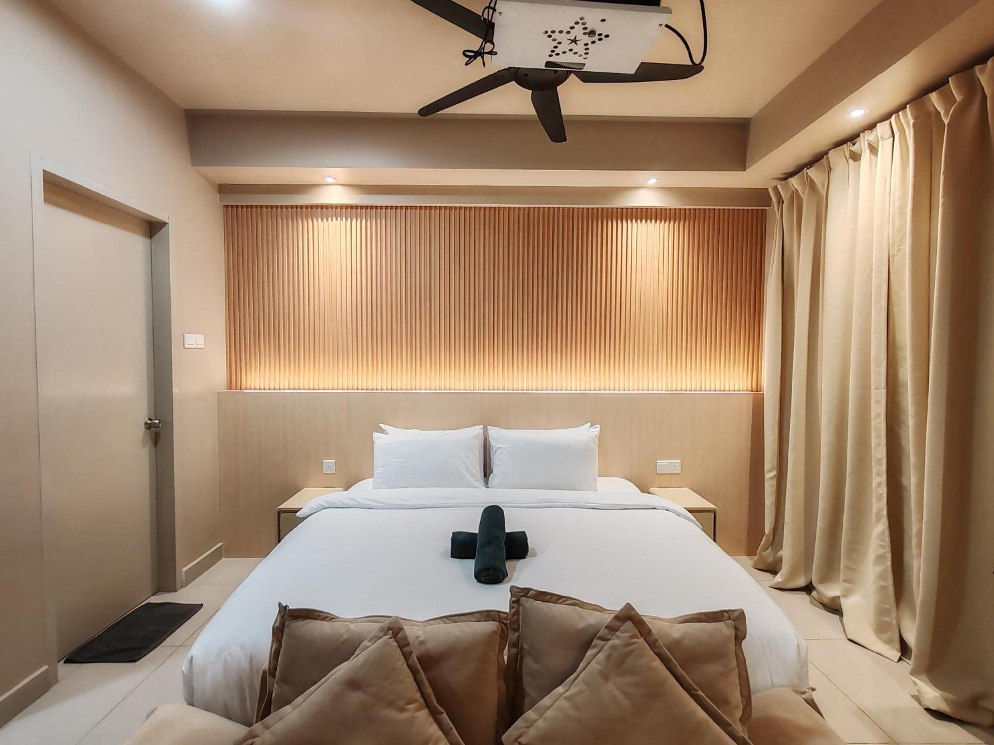 Luxury Couple Suites L Free Netflix L Massage Chair L Bathtub L Wifi 200Mbps L Town Area Bali Residence Malacca Rom bilde